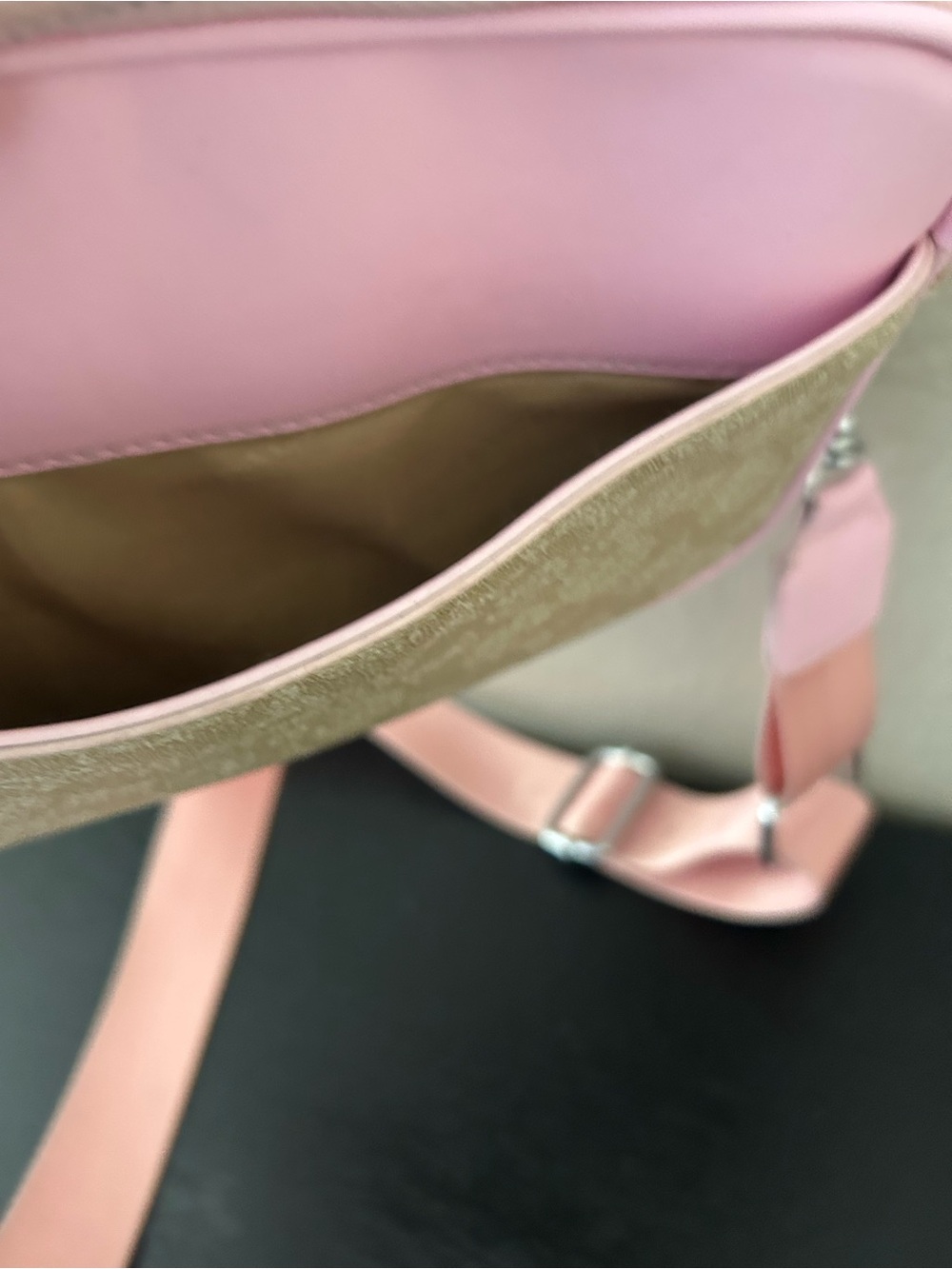 Crossbody bag with Pink Trim - Picture 3 of 7